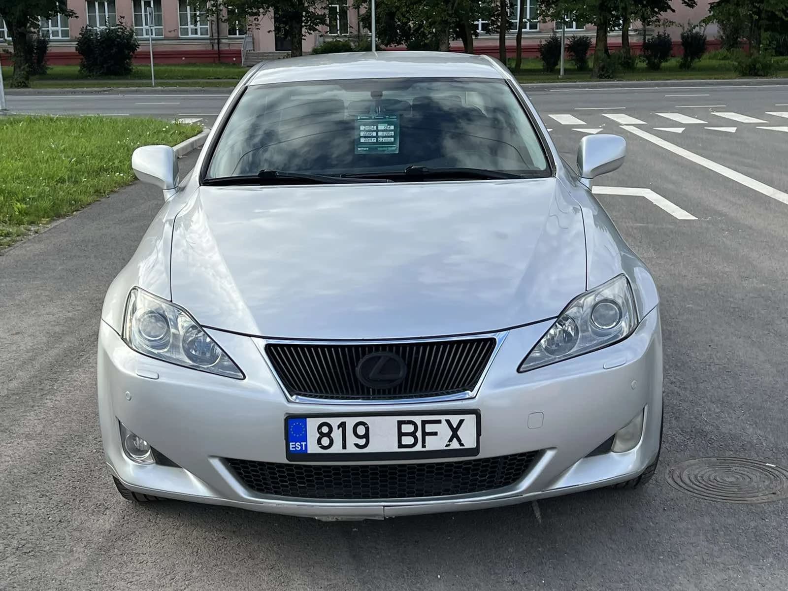 Lexus IS 220