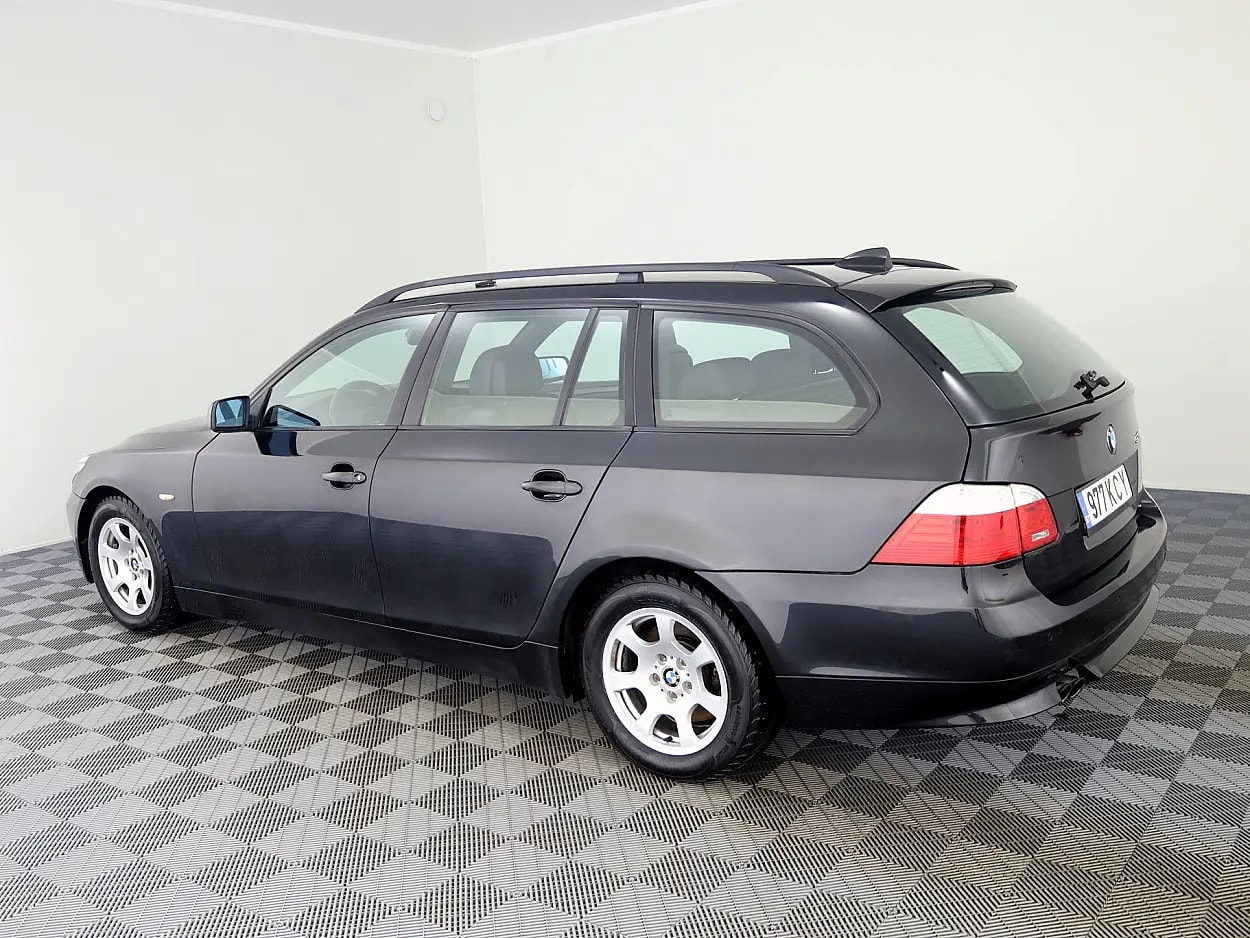 BMW 523