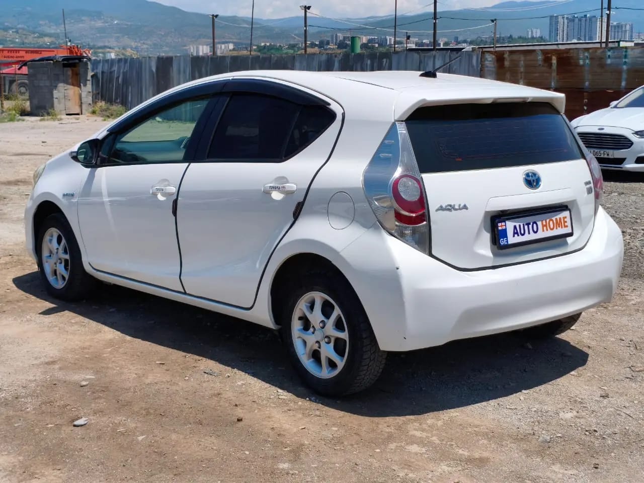Toyota Aqua / Prius c
