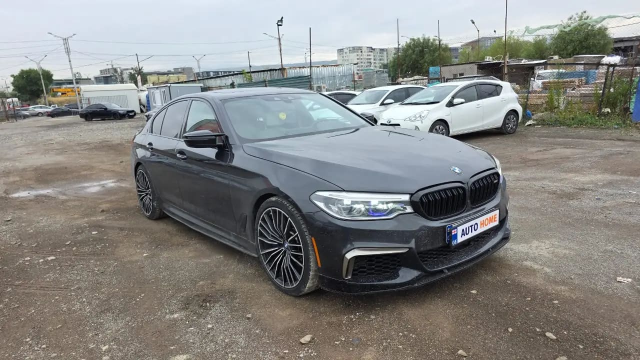 BMW M550