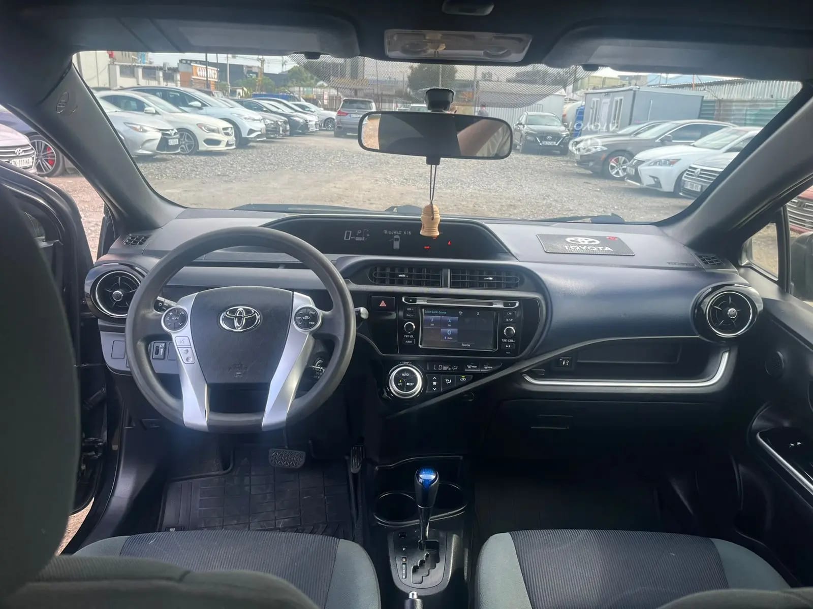 Toyota Aqua / Prius c