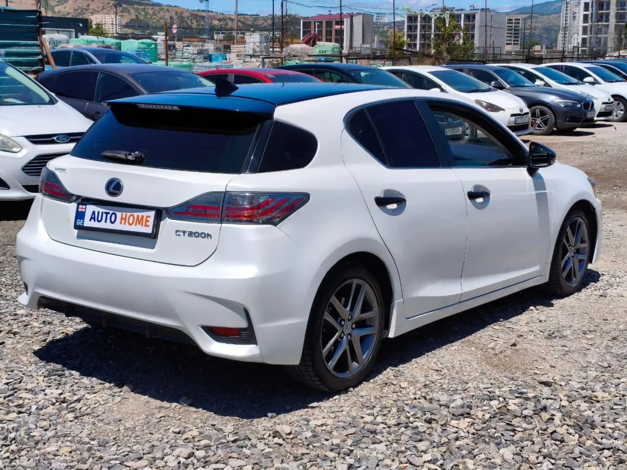 Lexus CT 200h