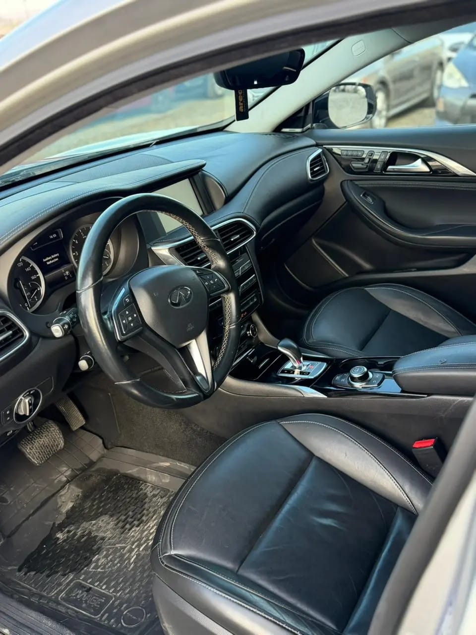 Infiniti QX30