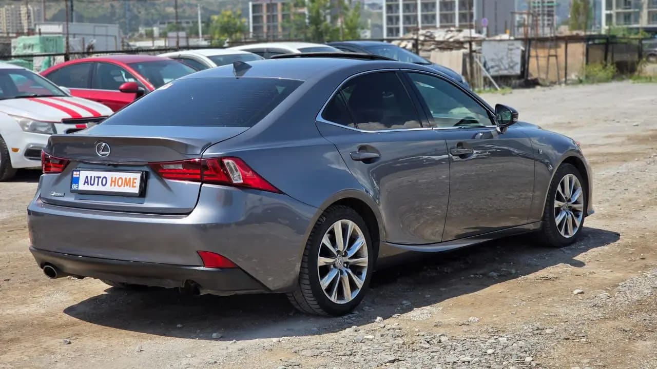 Lexus IS 200