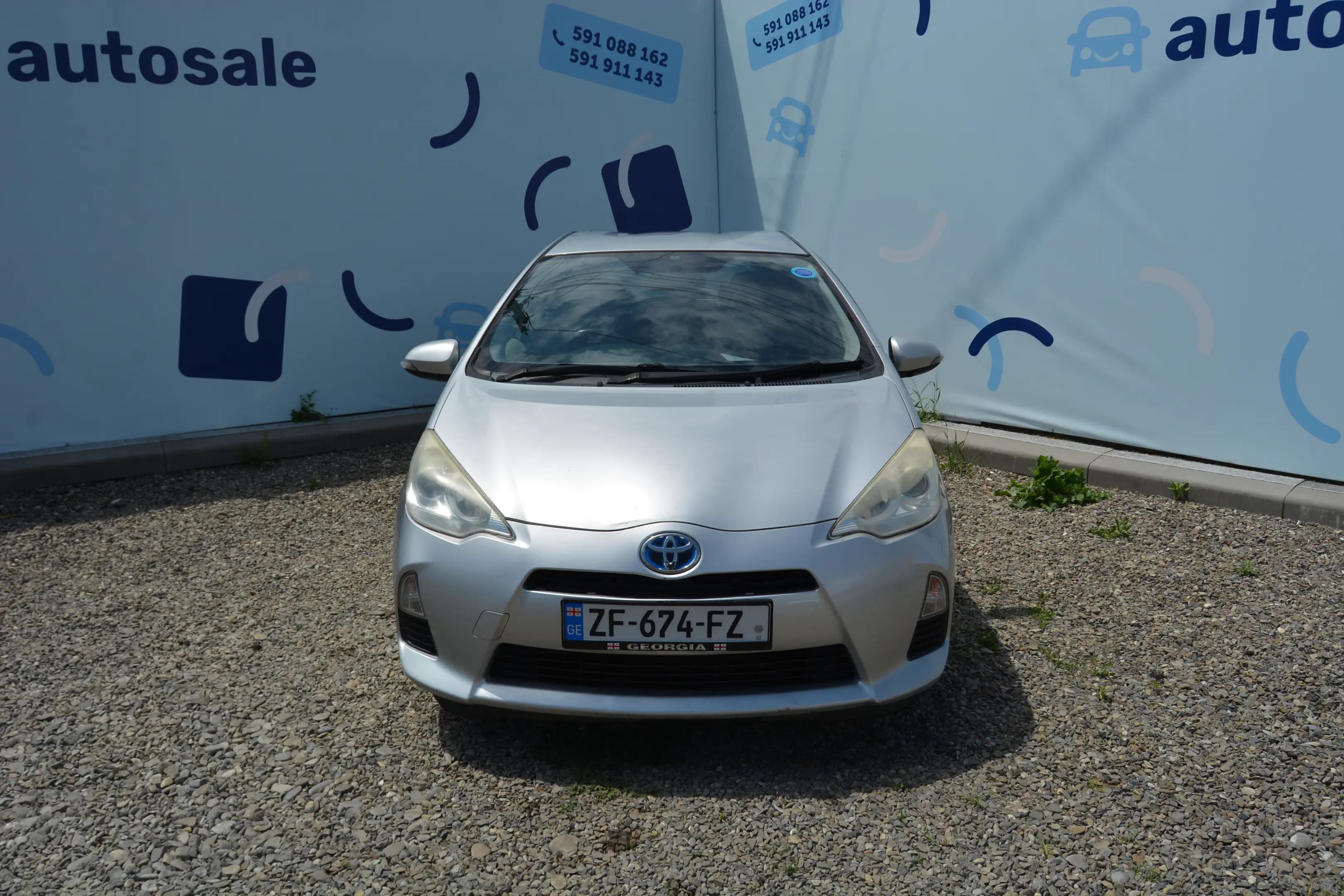 Toyota Aqua / Prius c