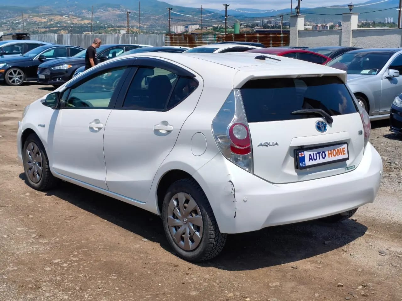 Toyota Aqua / Prius c