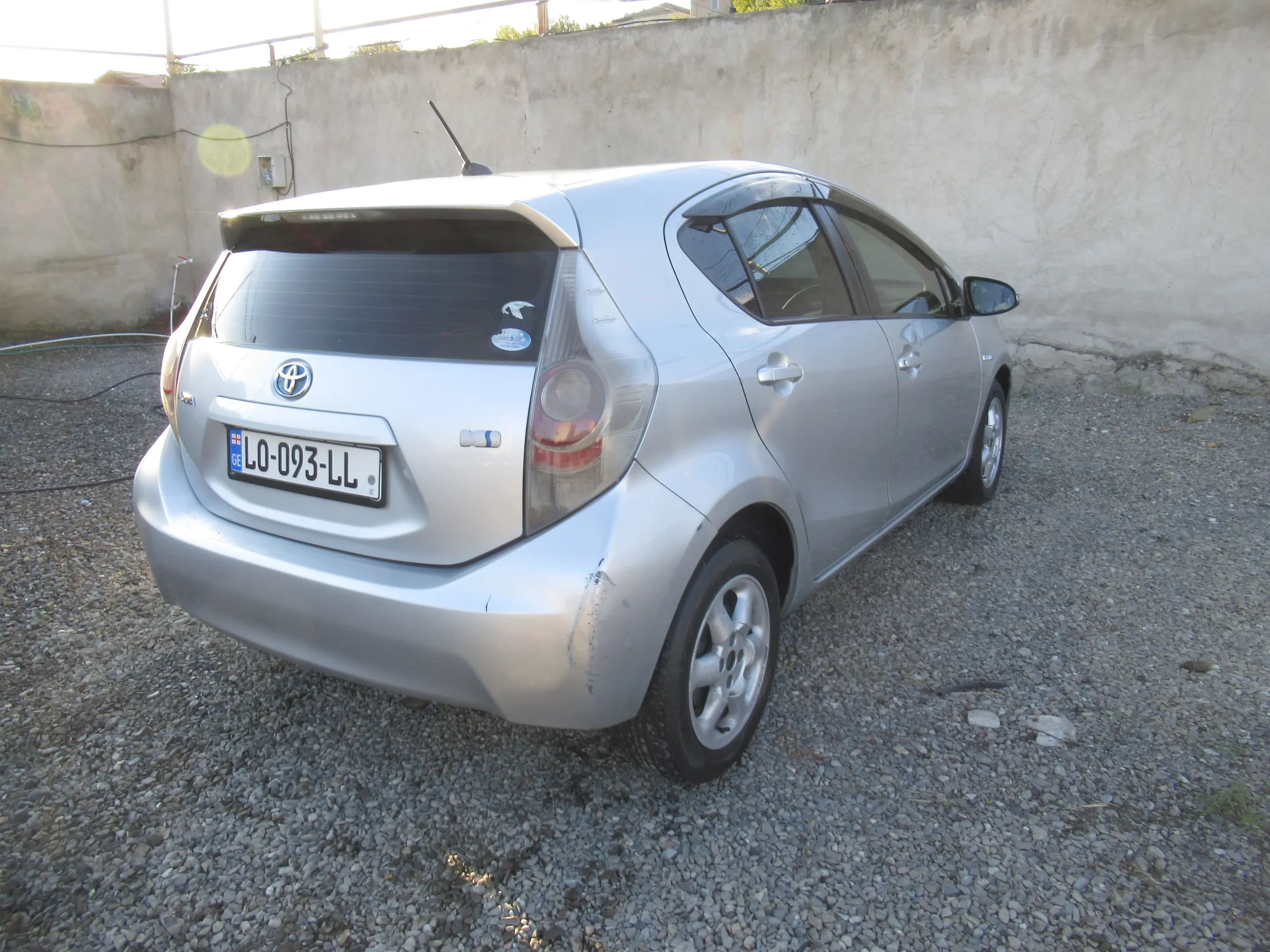 Toyota Aqua / Prius c