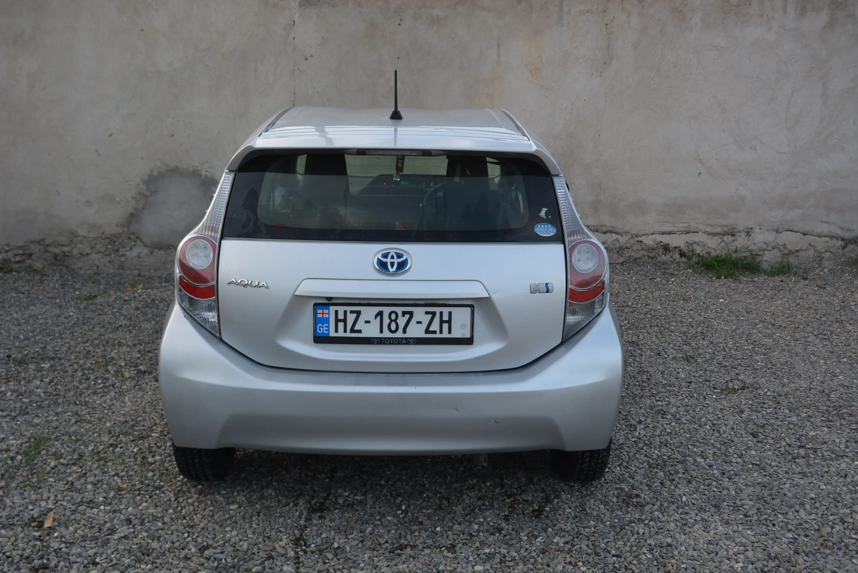 Toyota Aqua / Prius c