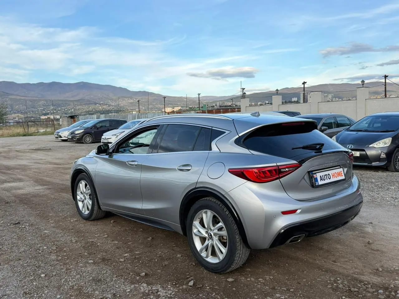 Infiniti QX30