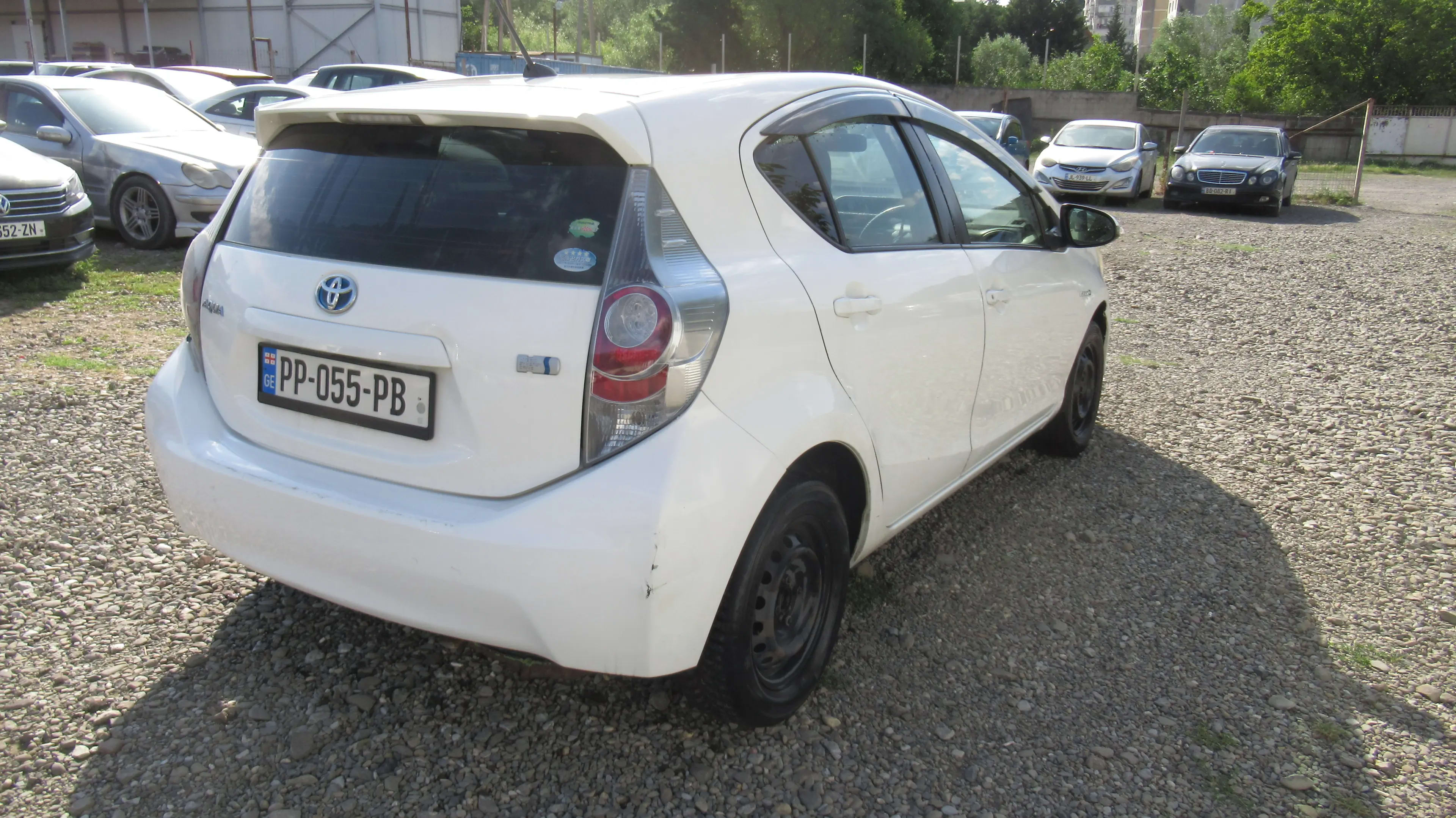 Toyota Aqua / Prius c