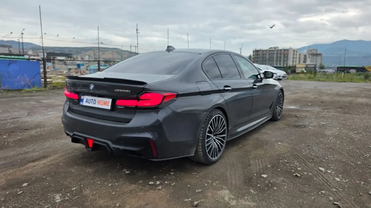 BMW M550