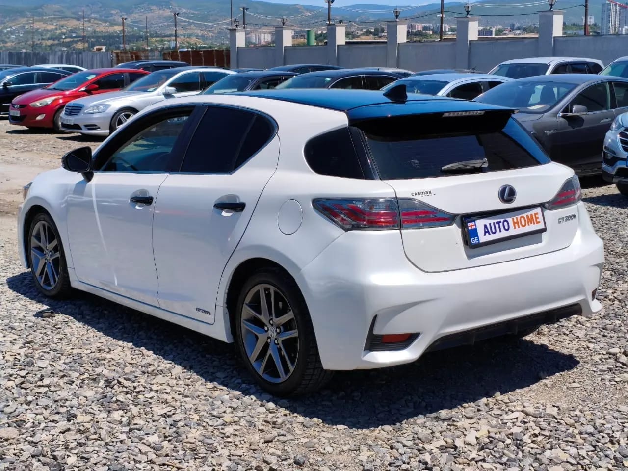Lexus CT 200h