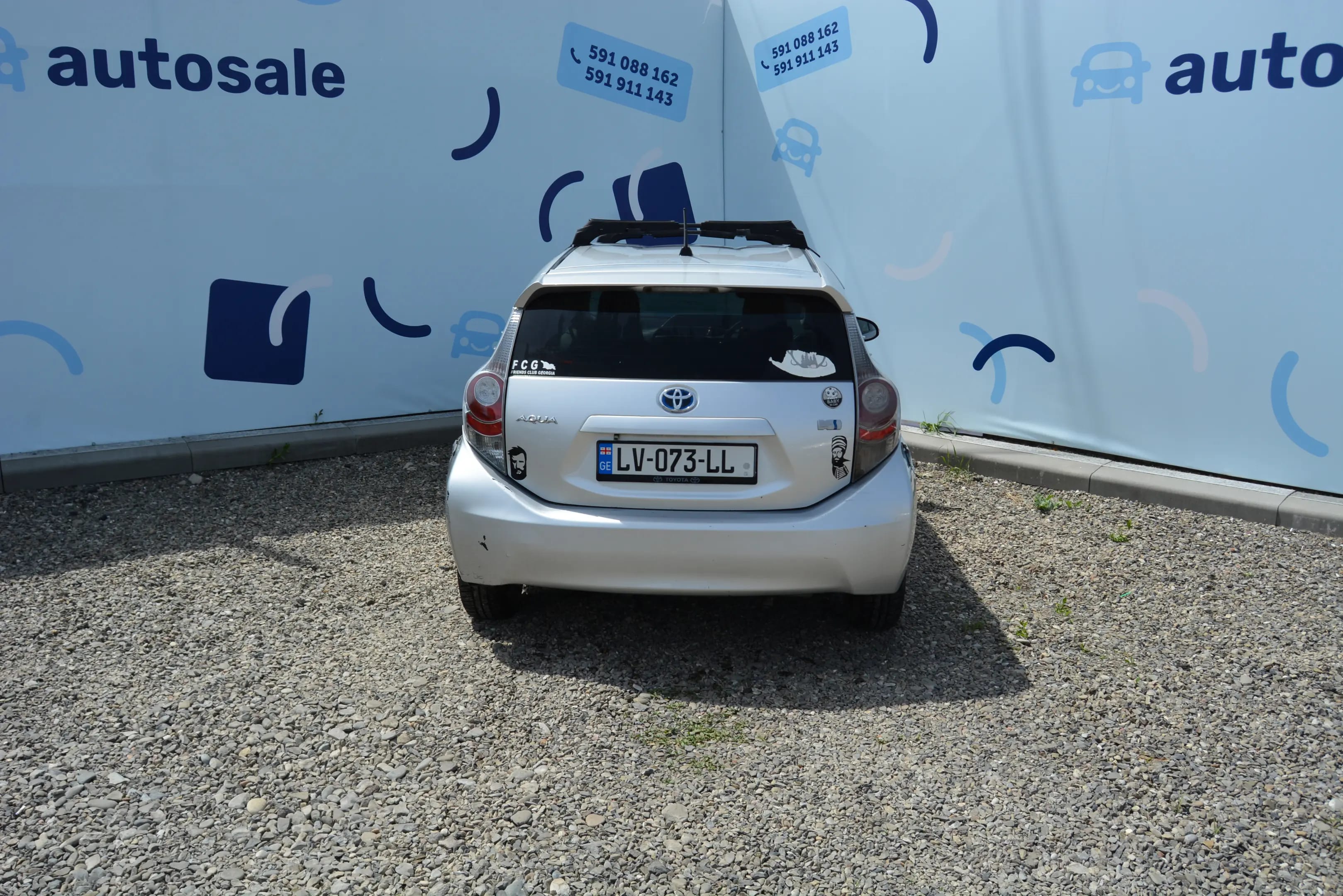 Toyota Aqua / Prius c