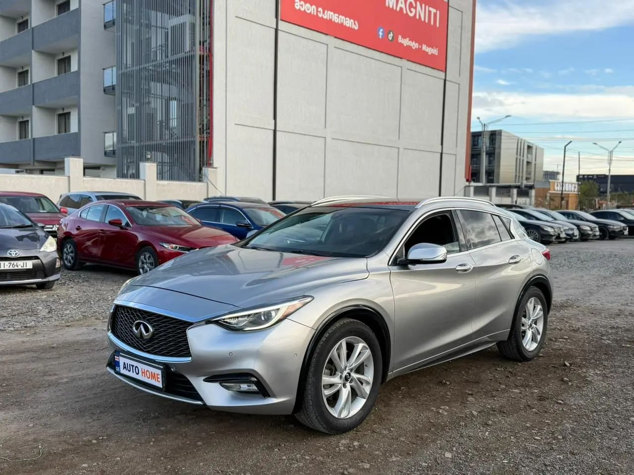 Infiniti QX30
