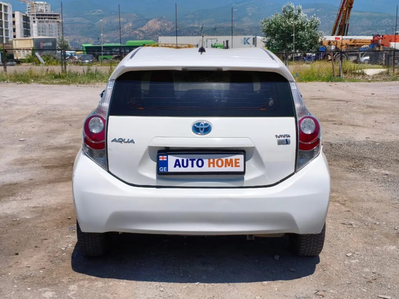Toyota Aqua / Prius c