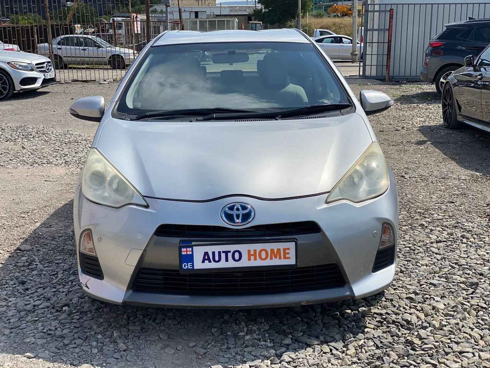 Toyota Aqua / Prius c