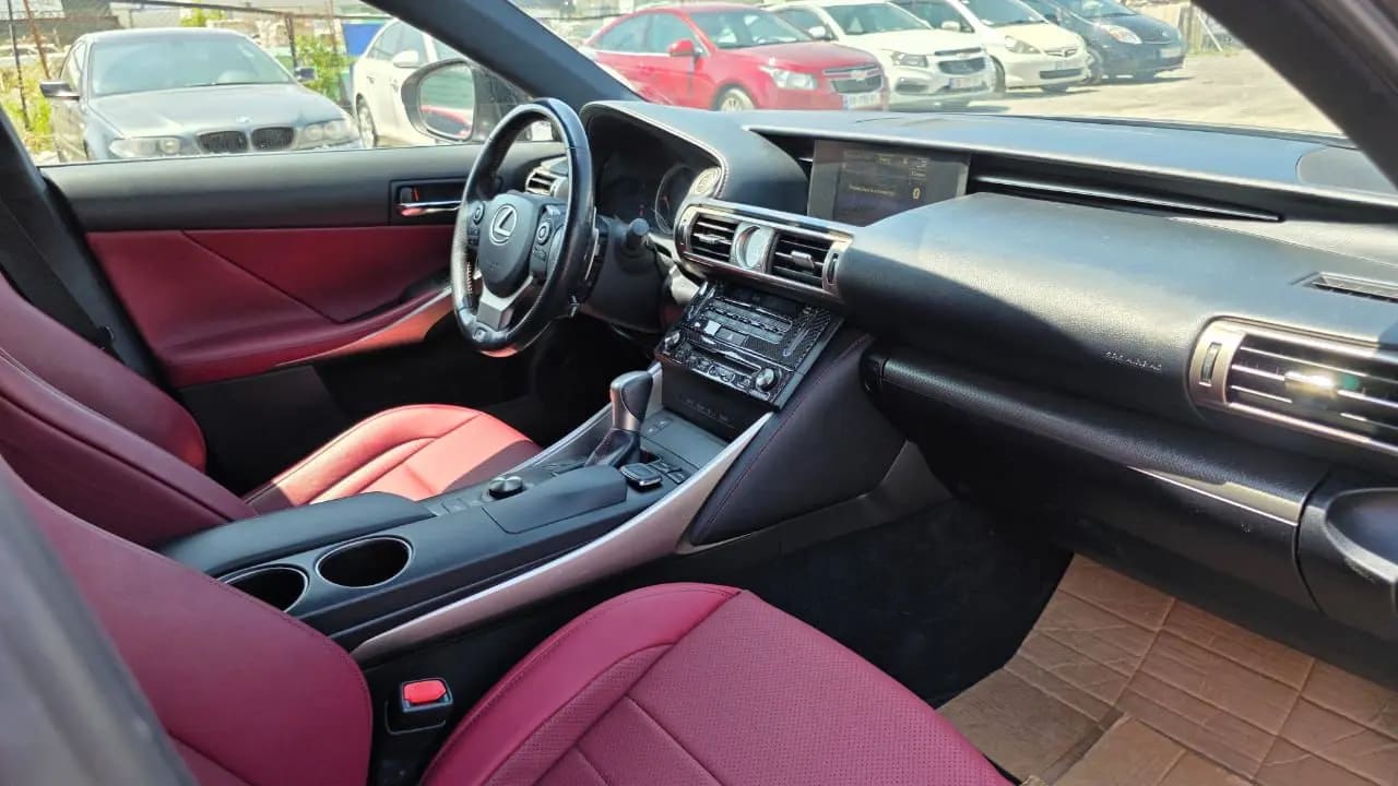 Lexus IS 200