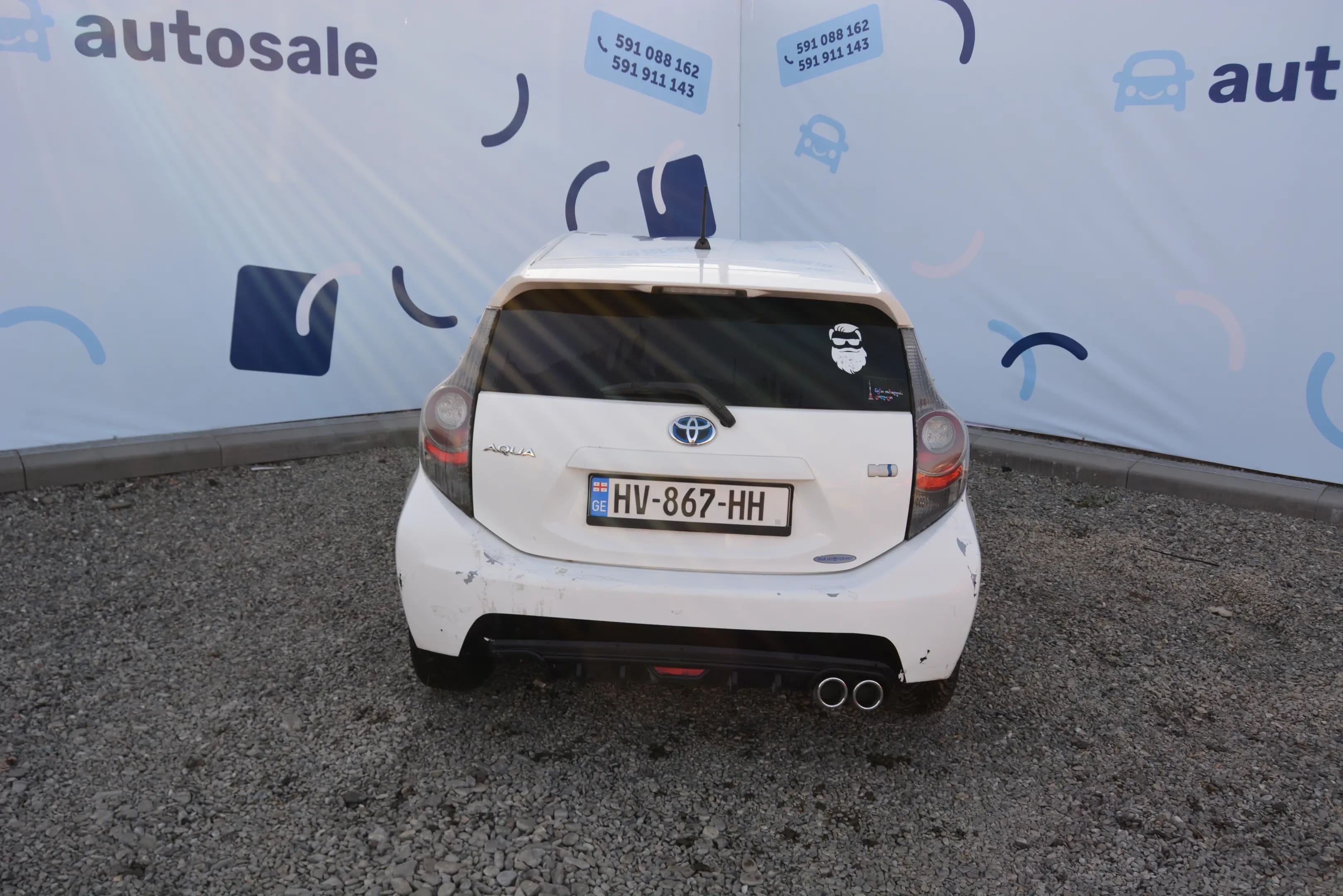 Toyota Aqua / Prius c