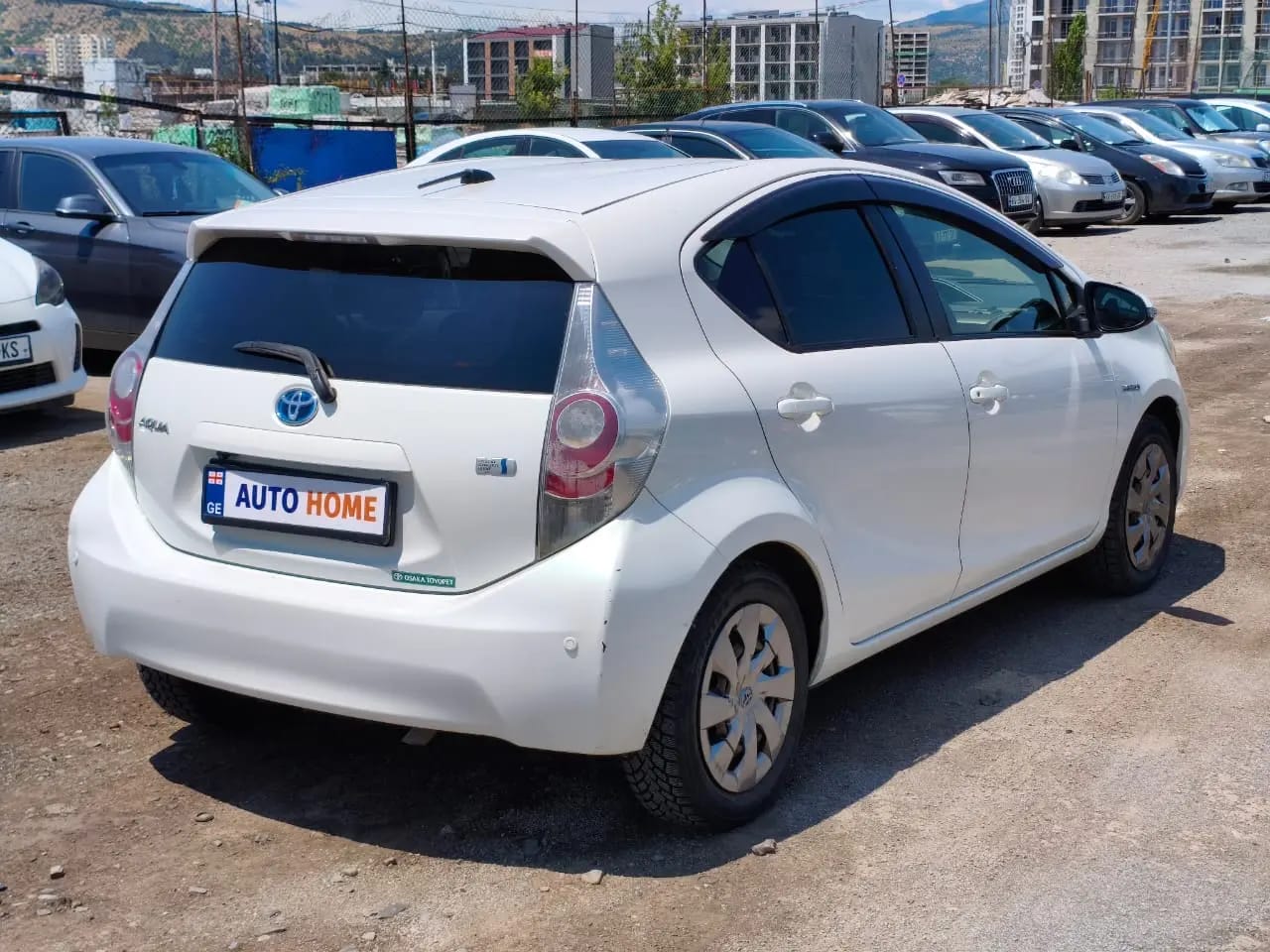 Toyota Aqua / Prius c
