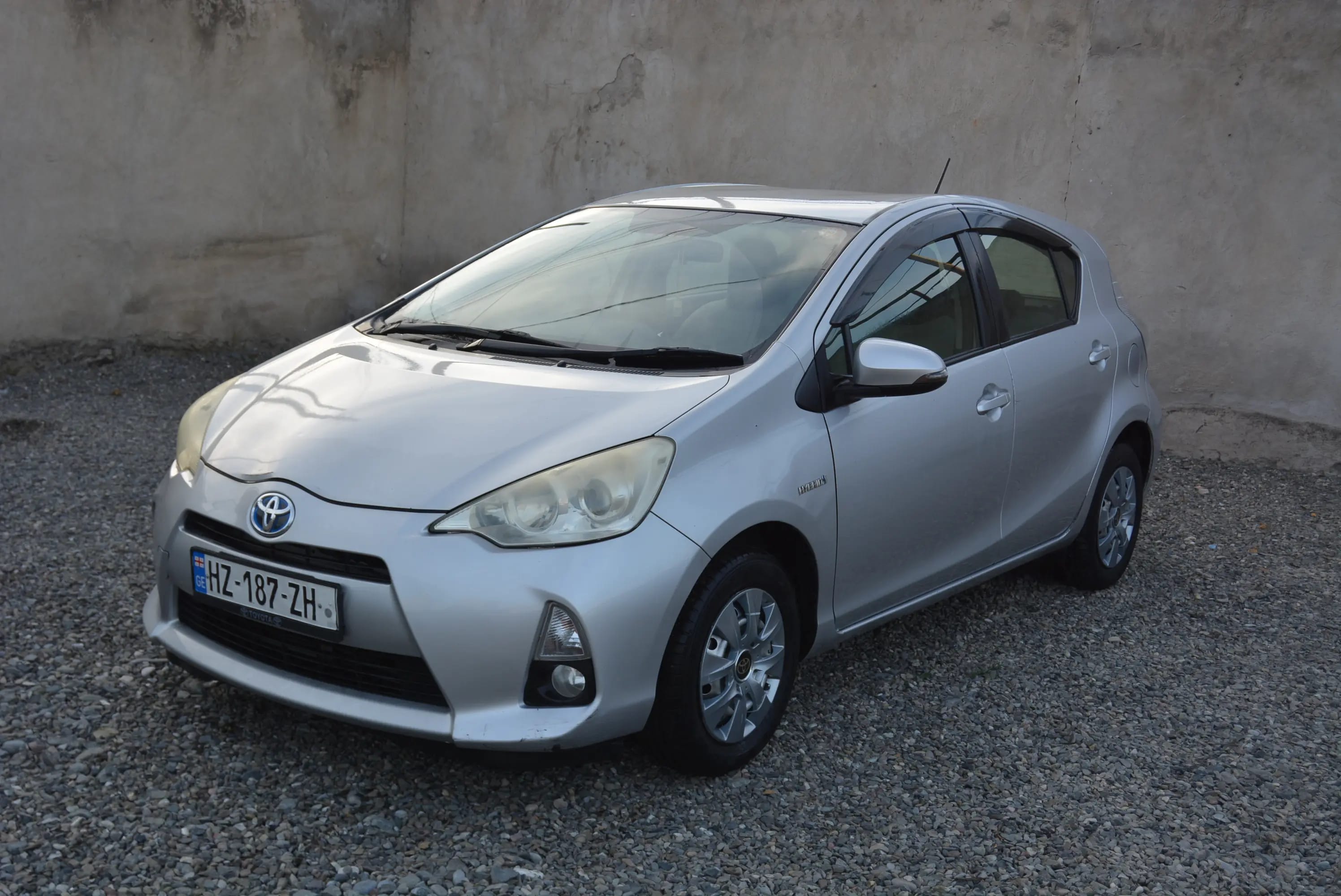 Toyota Aqua / Prius c