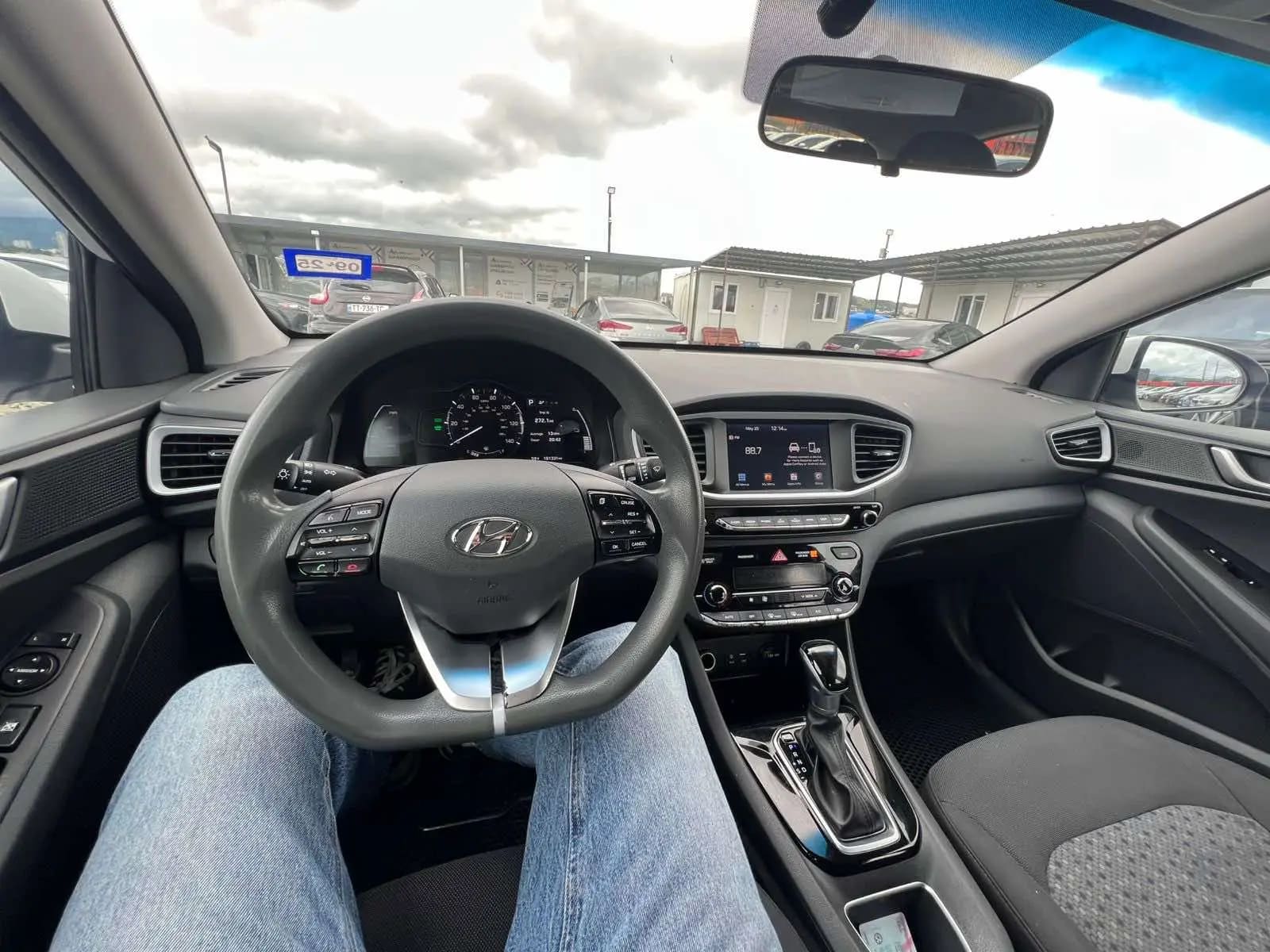 Hyundai IONIQ