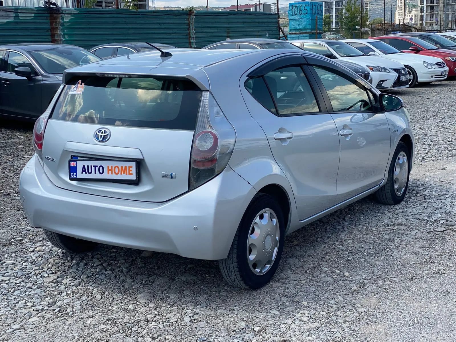 Toyota Aqua / Prius c