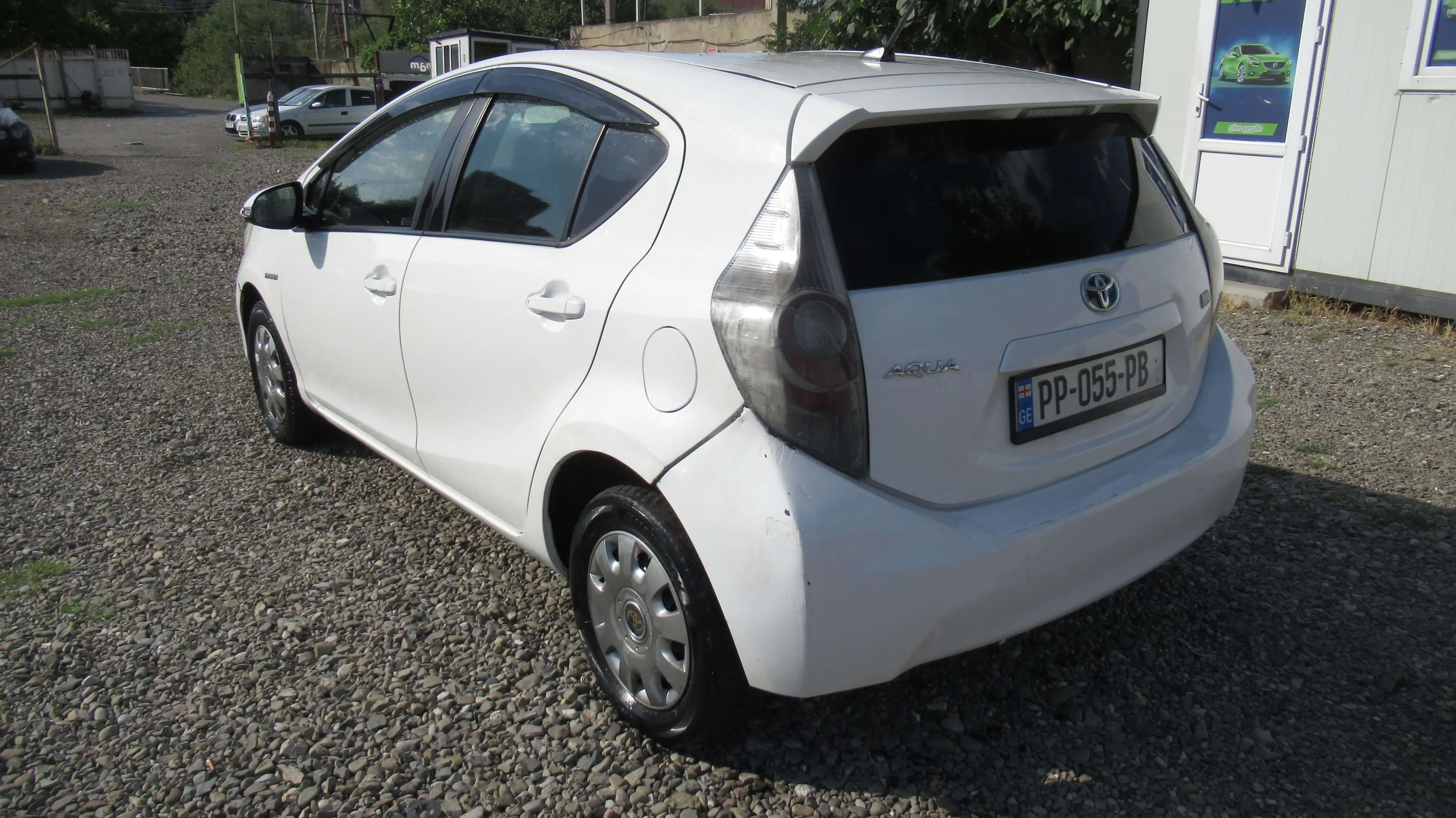 Toyota Aqua / Prius c