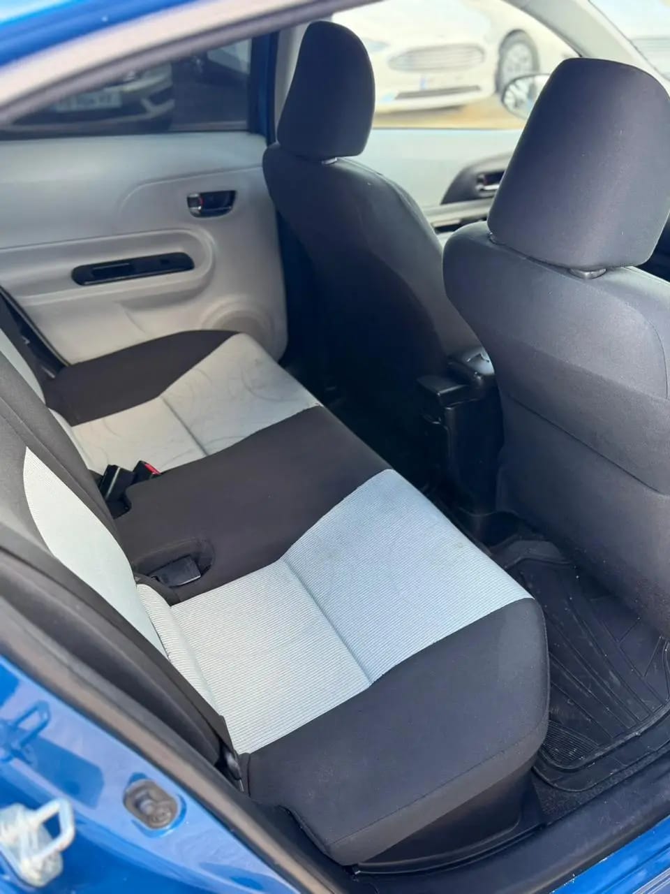 Toyota Aqua / Prius c