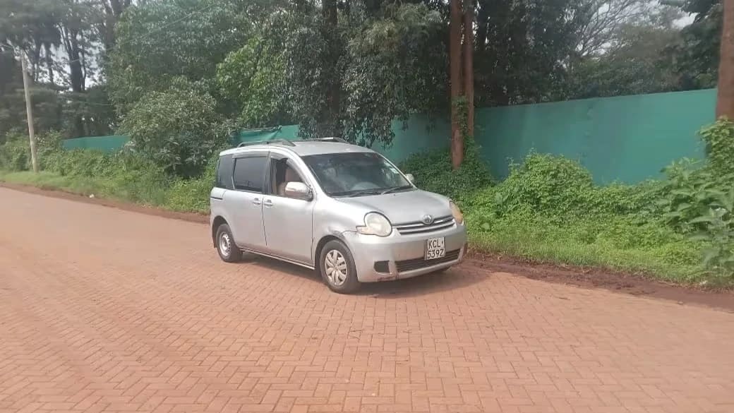 Toyota Sienta