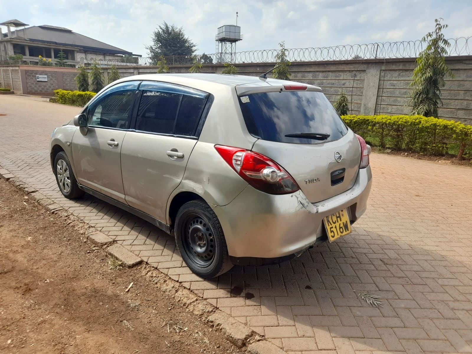 Nissan Tiida