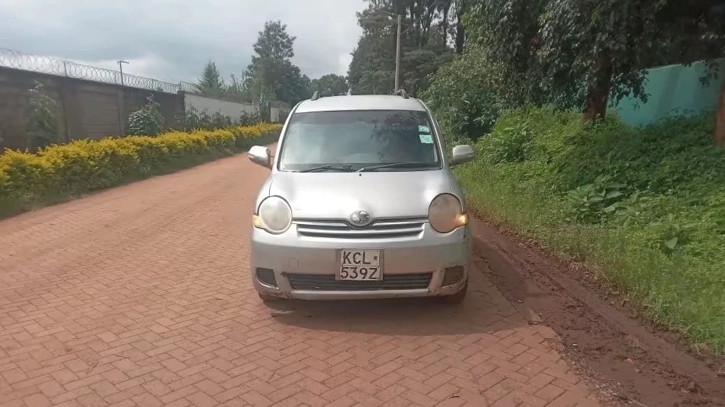 Toyota Sienta