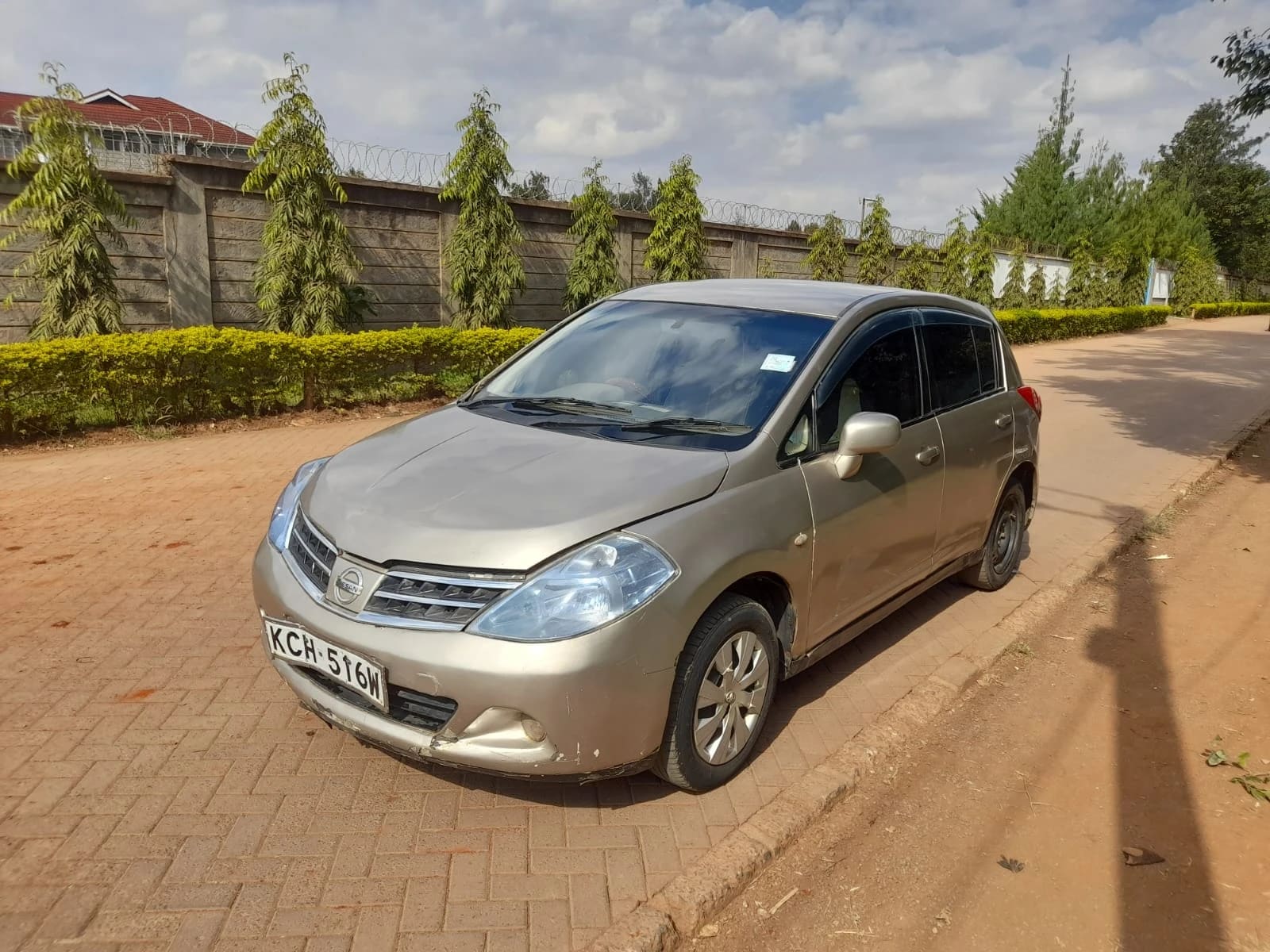 Nissan Tiida