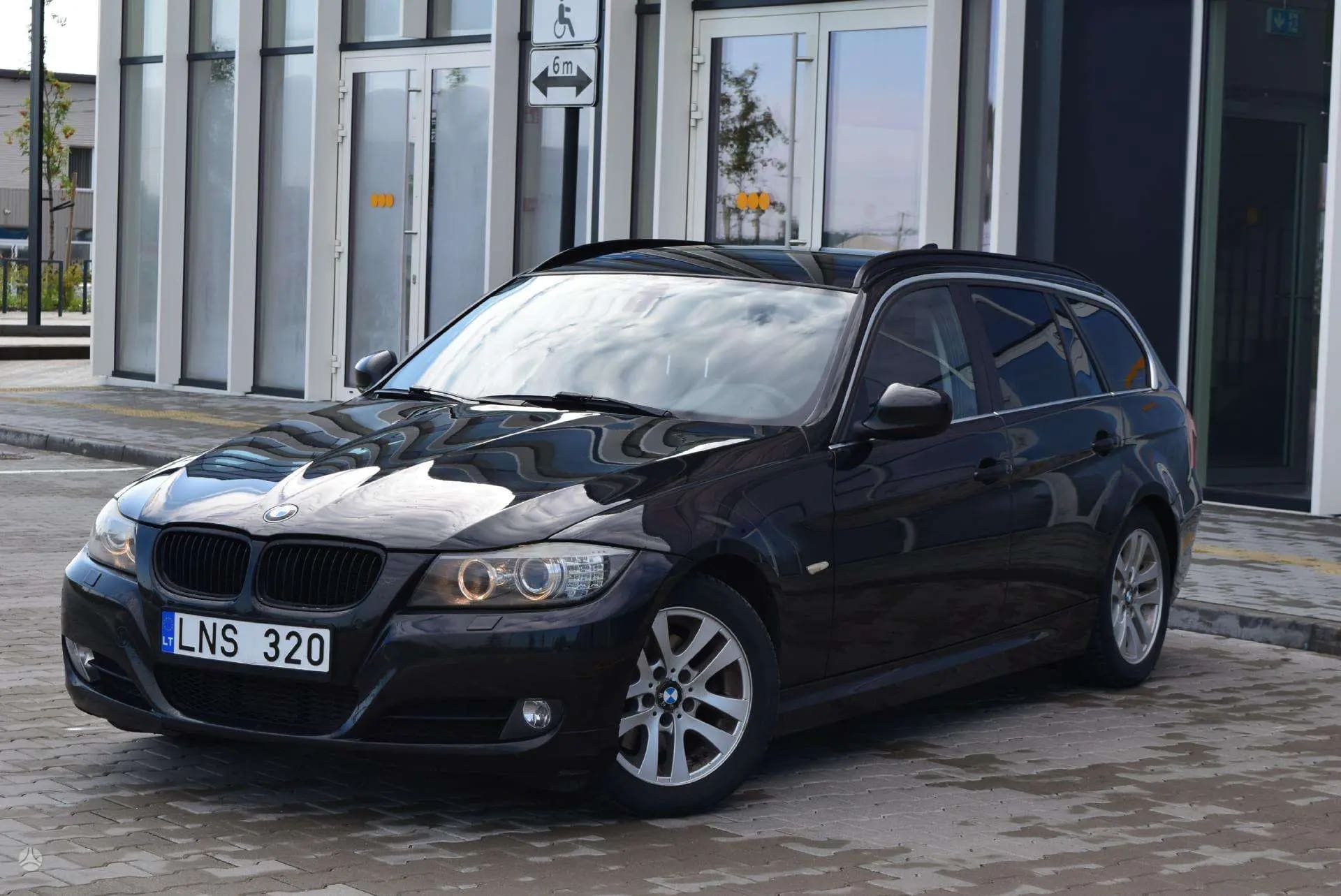 BMW 320