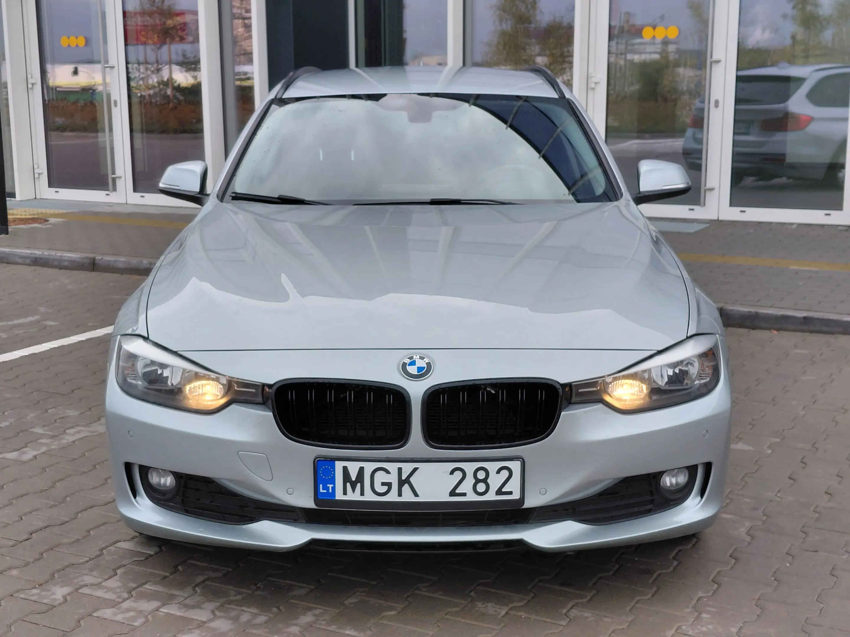BMW 320
