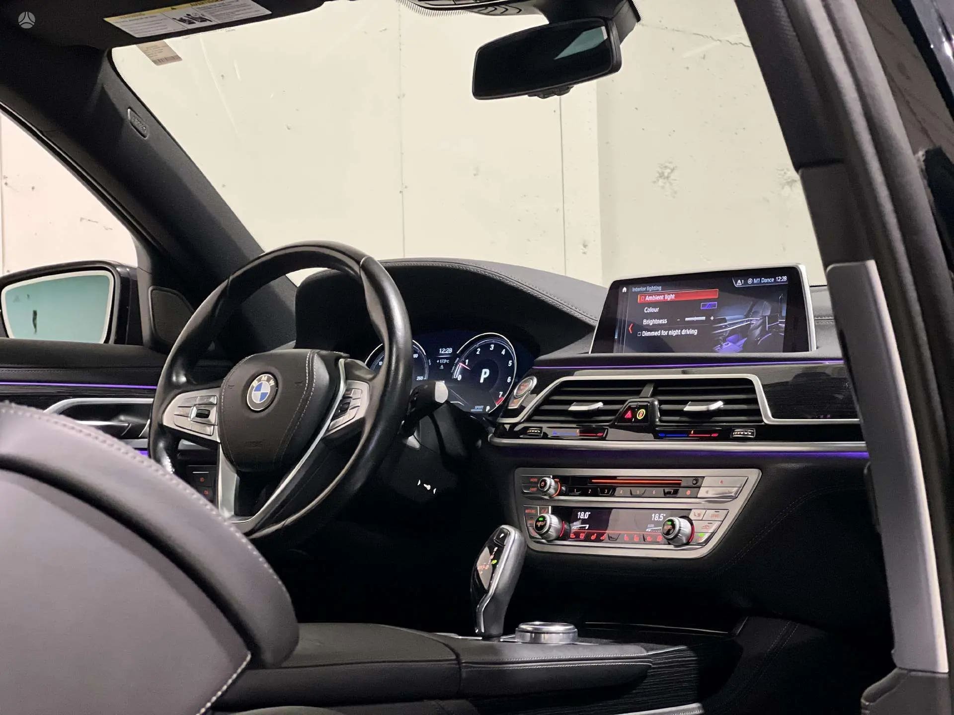 BMW 750