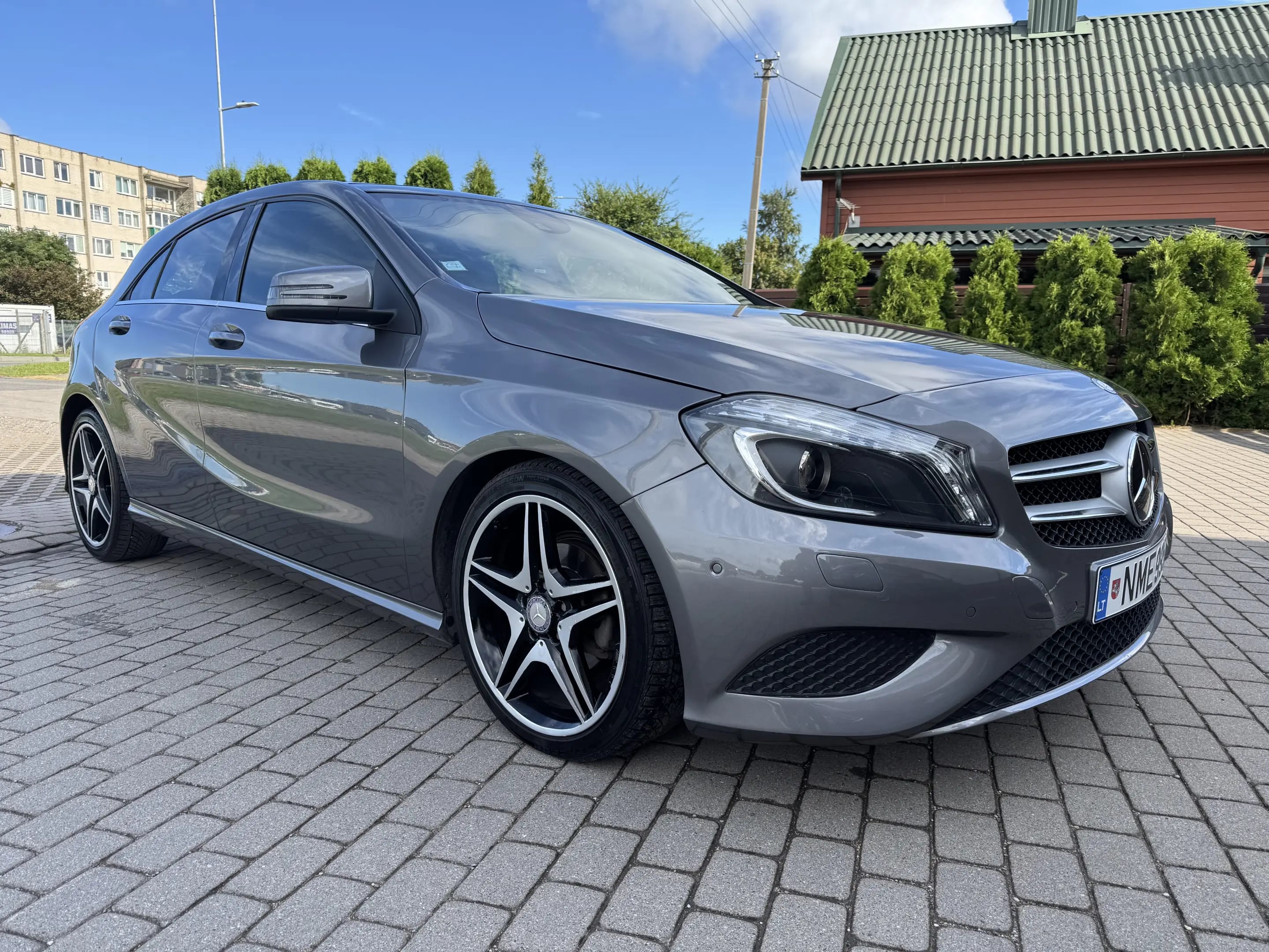 Mercedes-Benz A 180