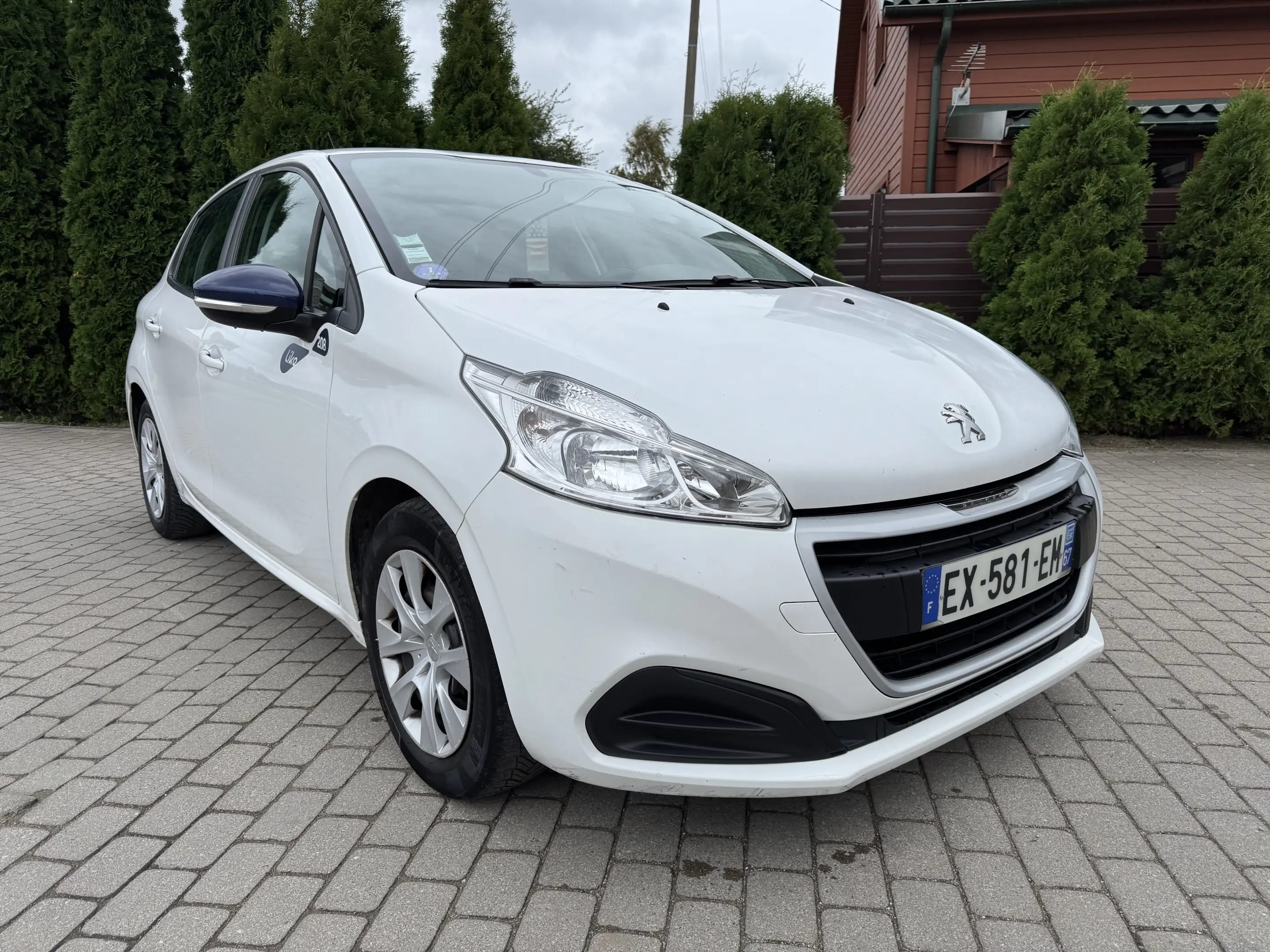 Peugeot 208