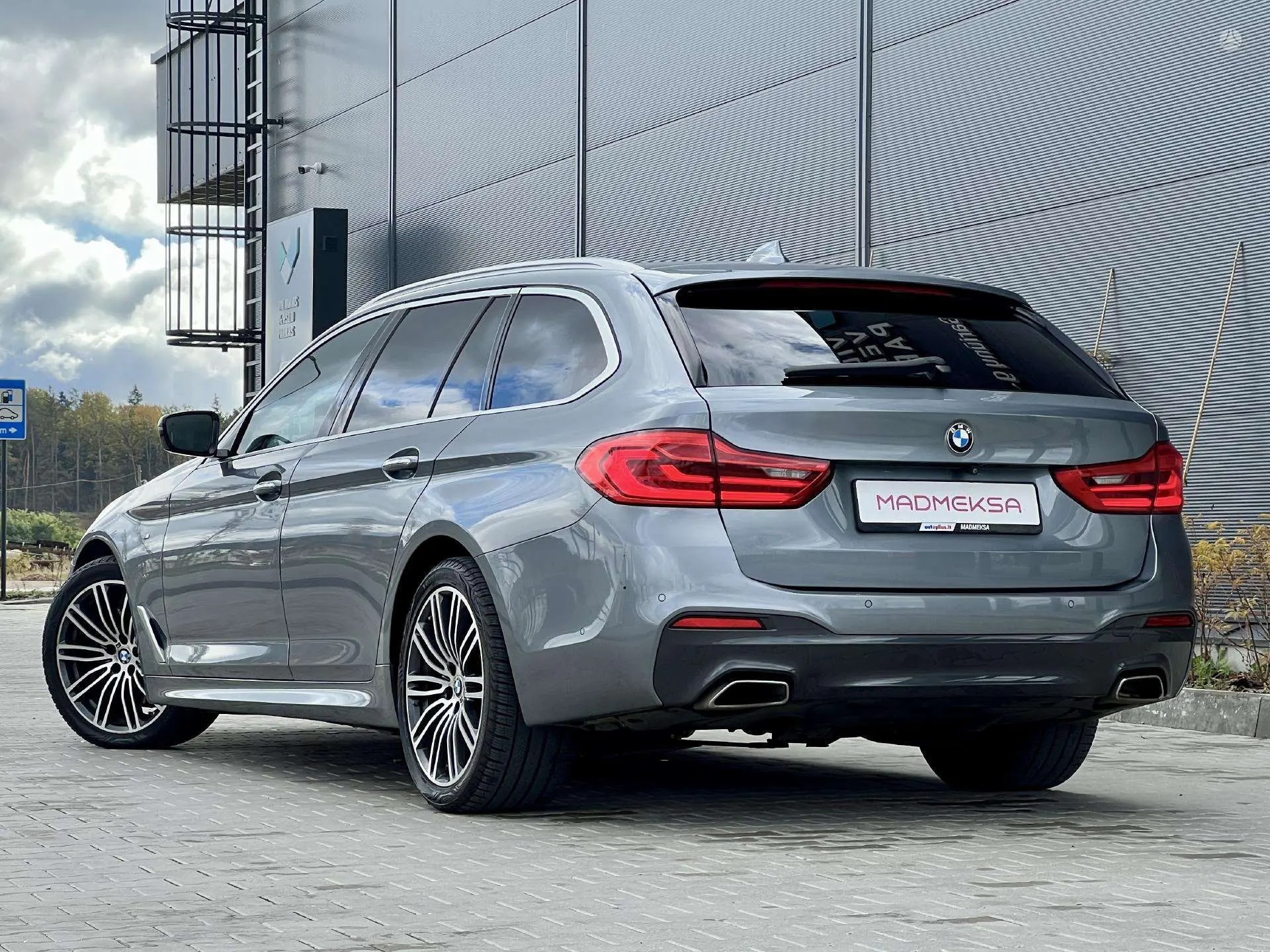 BMW 530