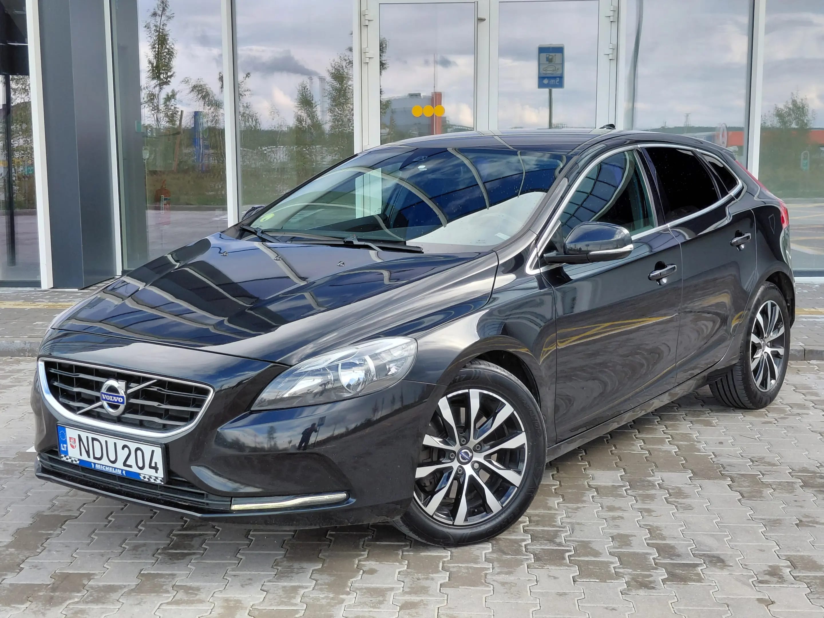 Volvo V40