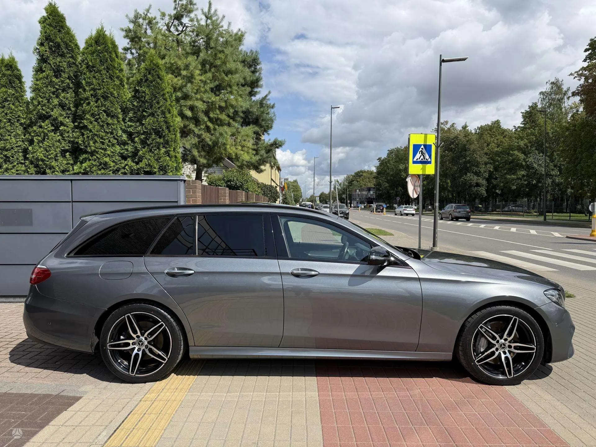 Mercedes-Benz E 350