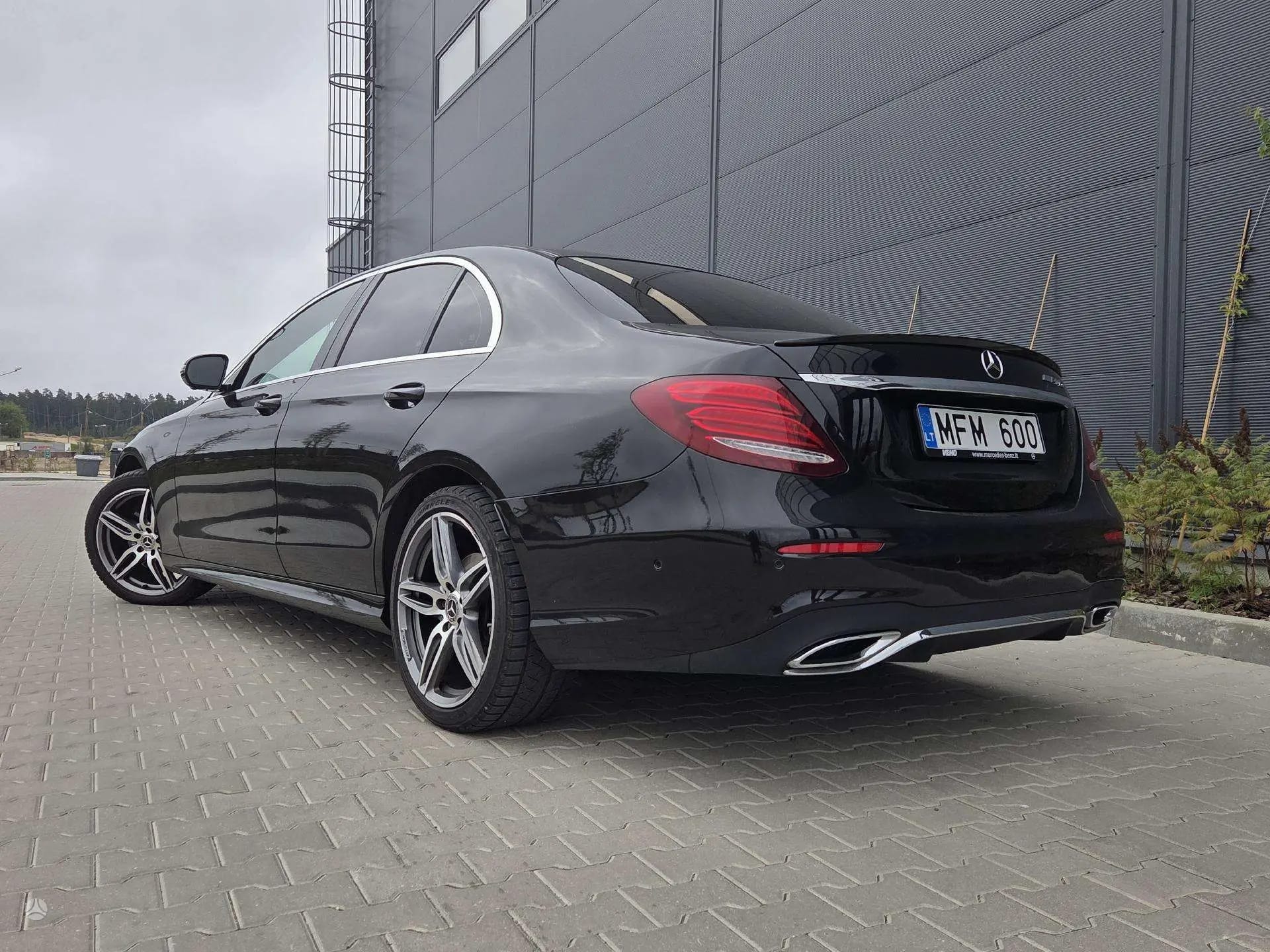 Mercedes-Benz E 220
