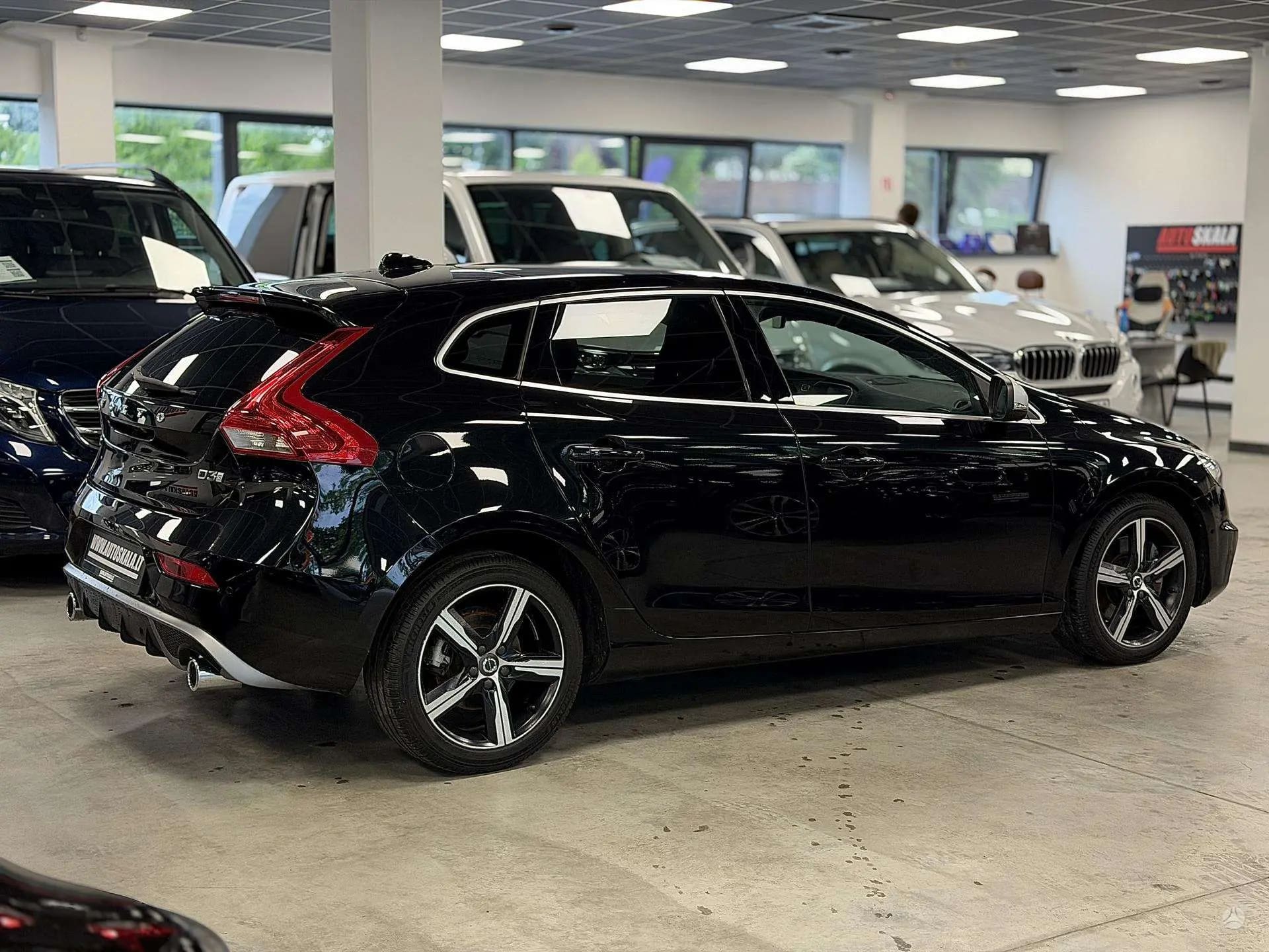 Volvo V40