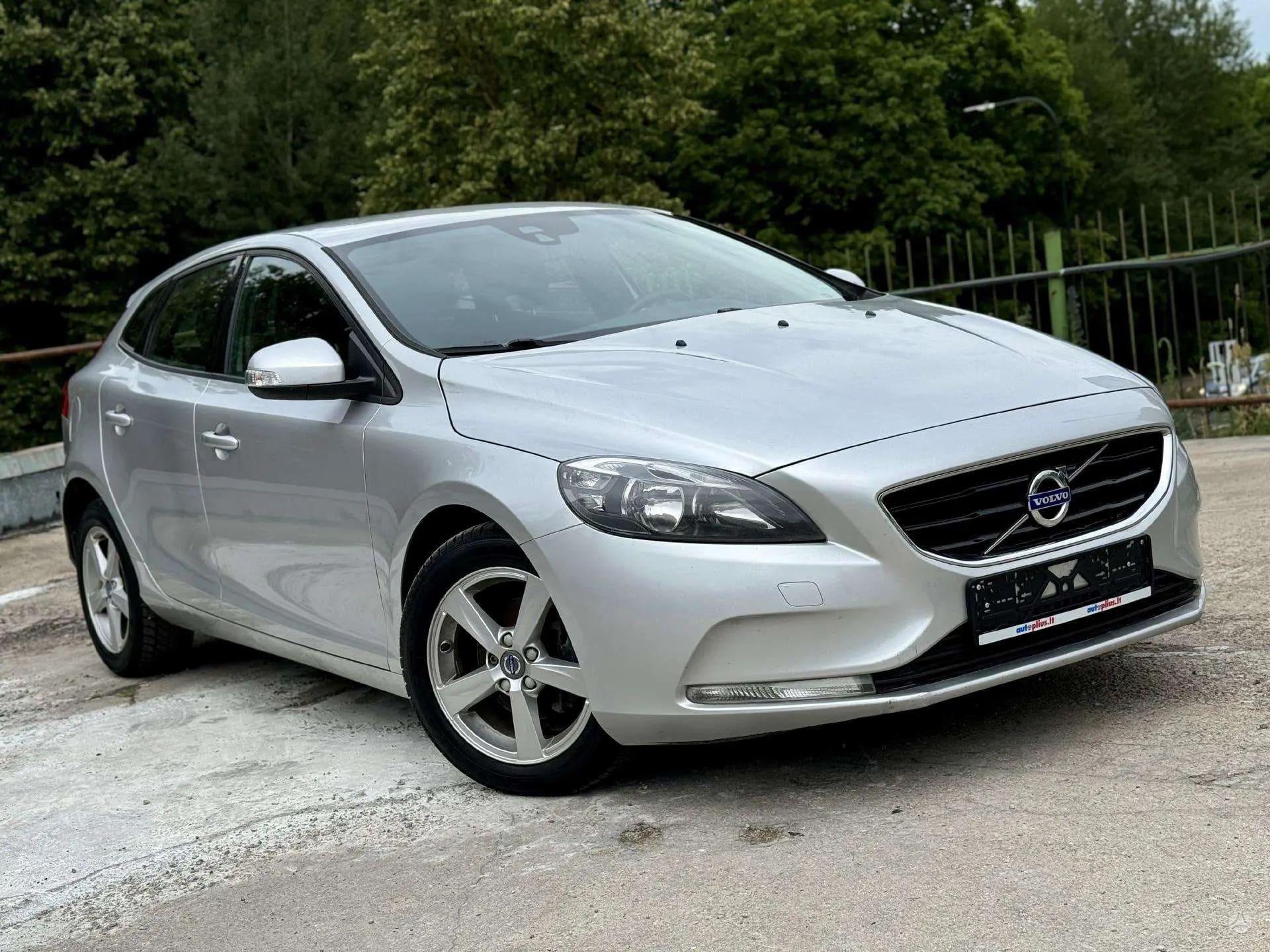 Volvo V40