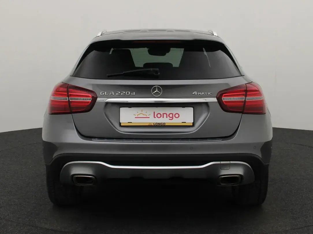 Mercedes-Benz GLA 220