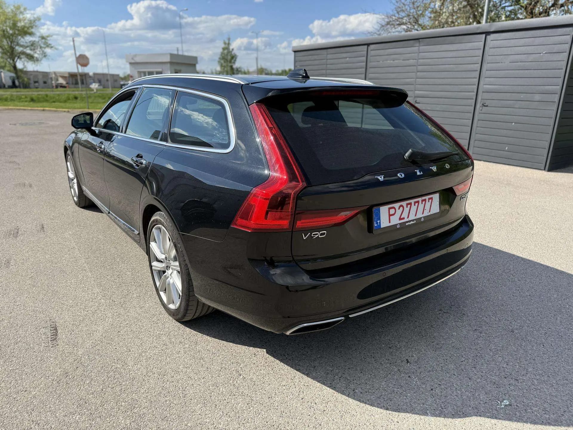 Volvo V90