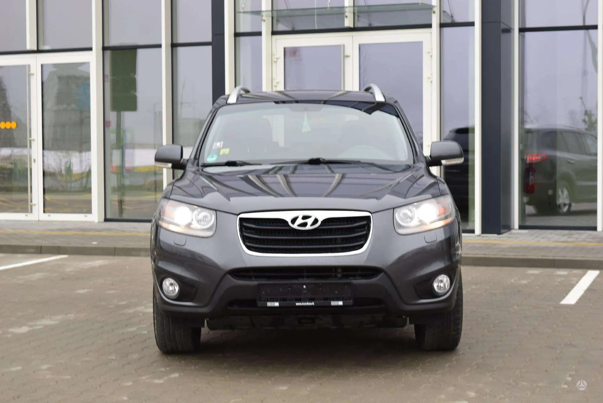 Hyundai SANTA FE