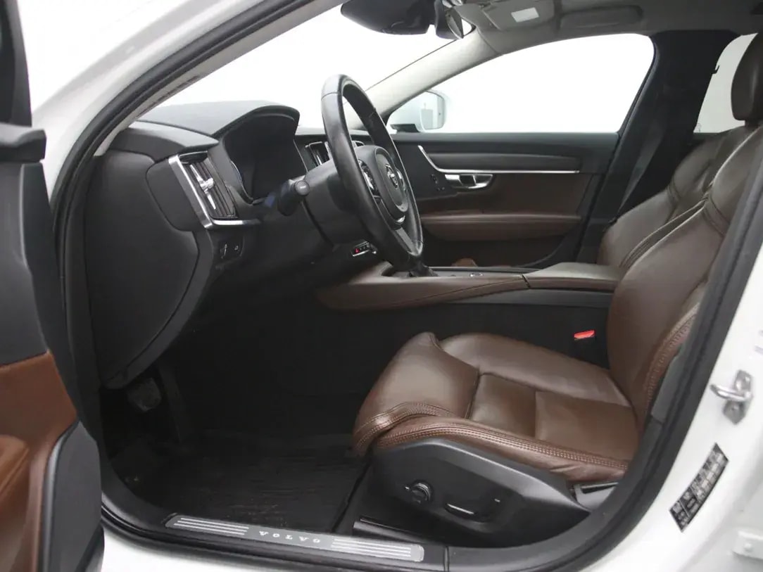 Volvo V90 Cross Country