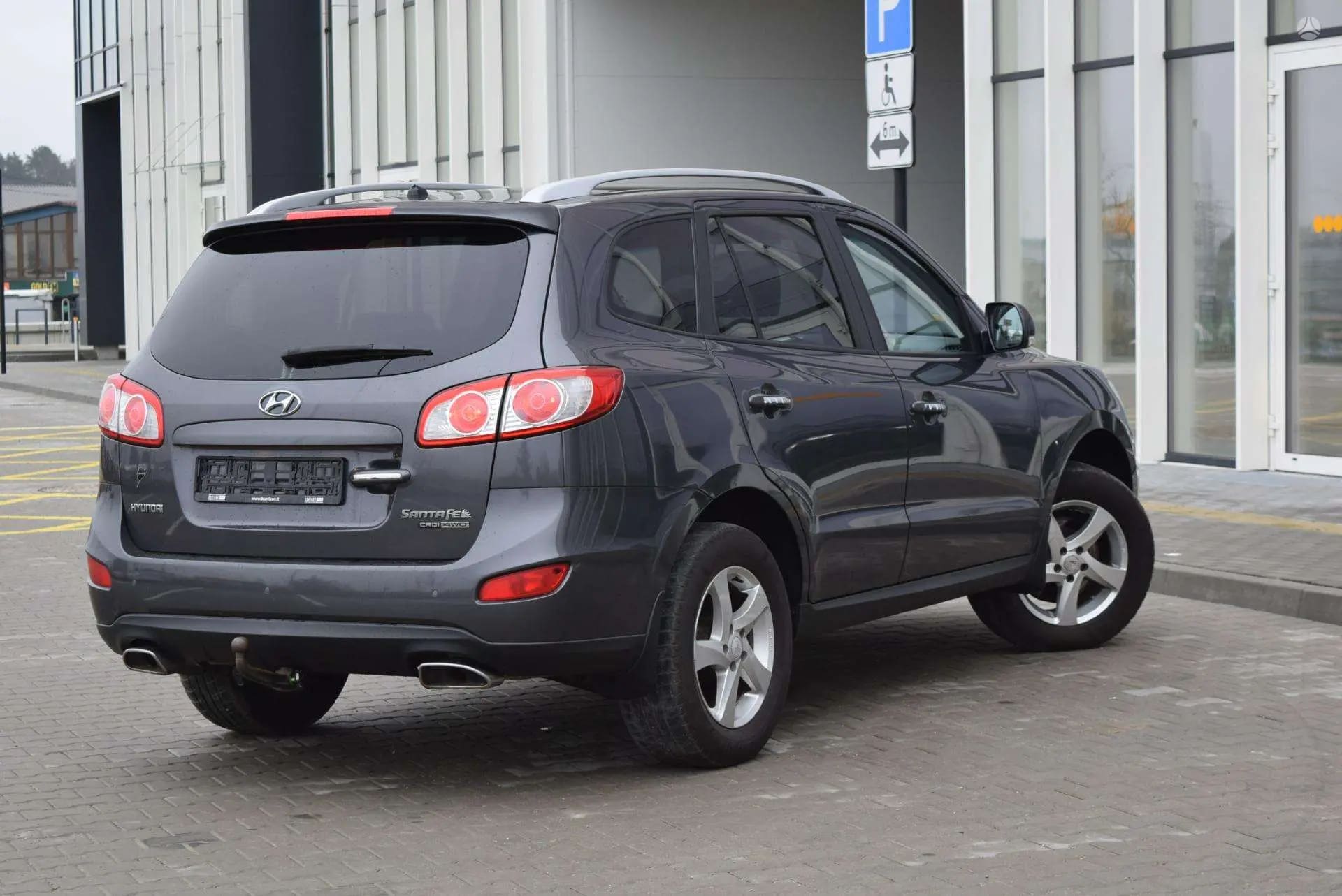Hyundai SANTA FE