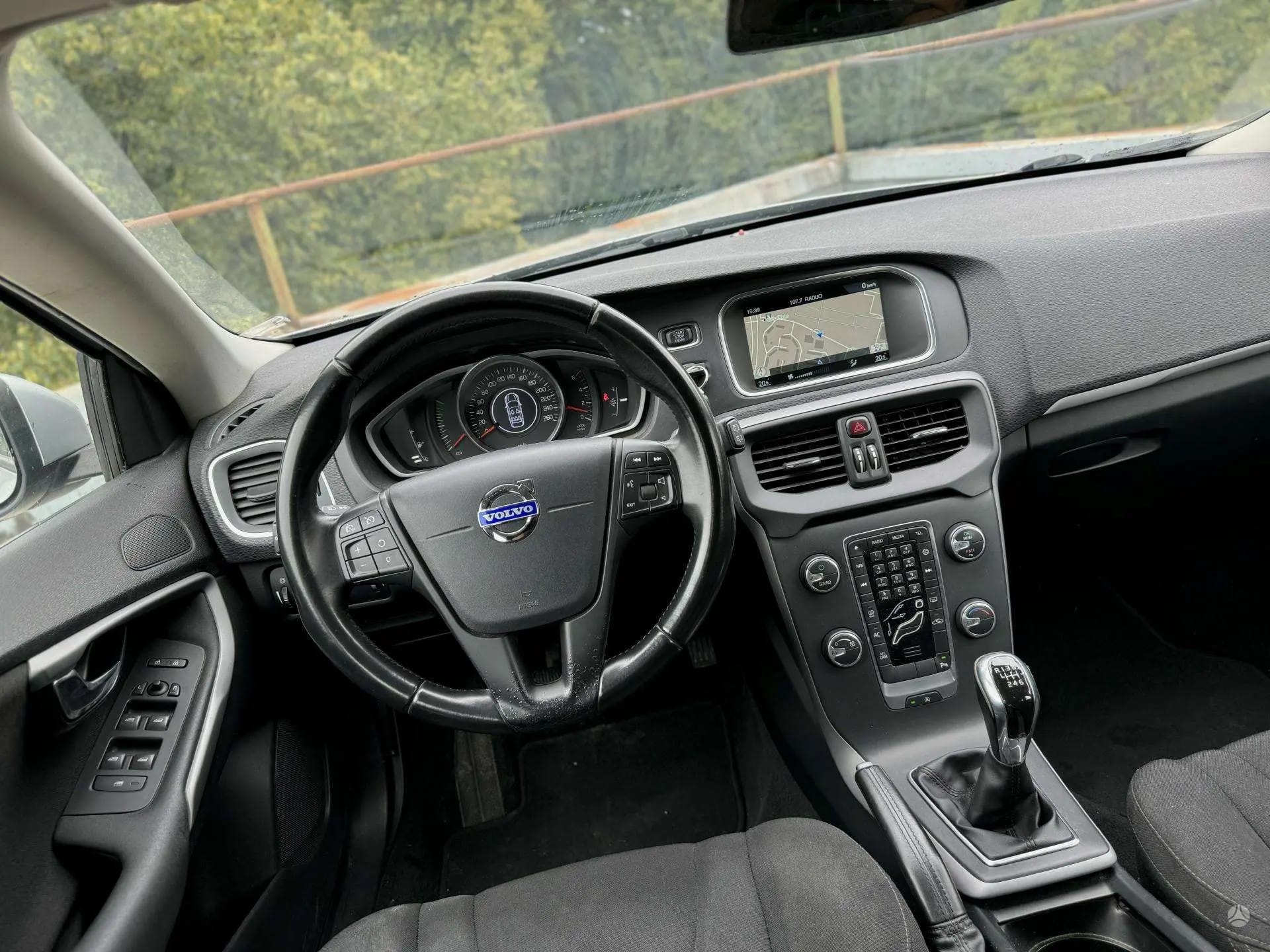 Volvo V40
