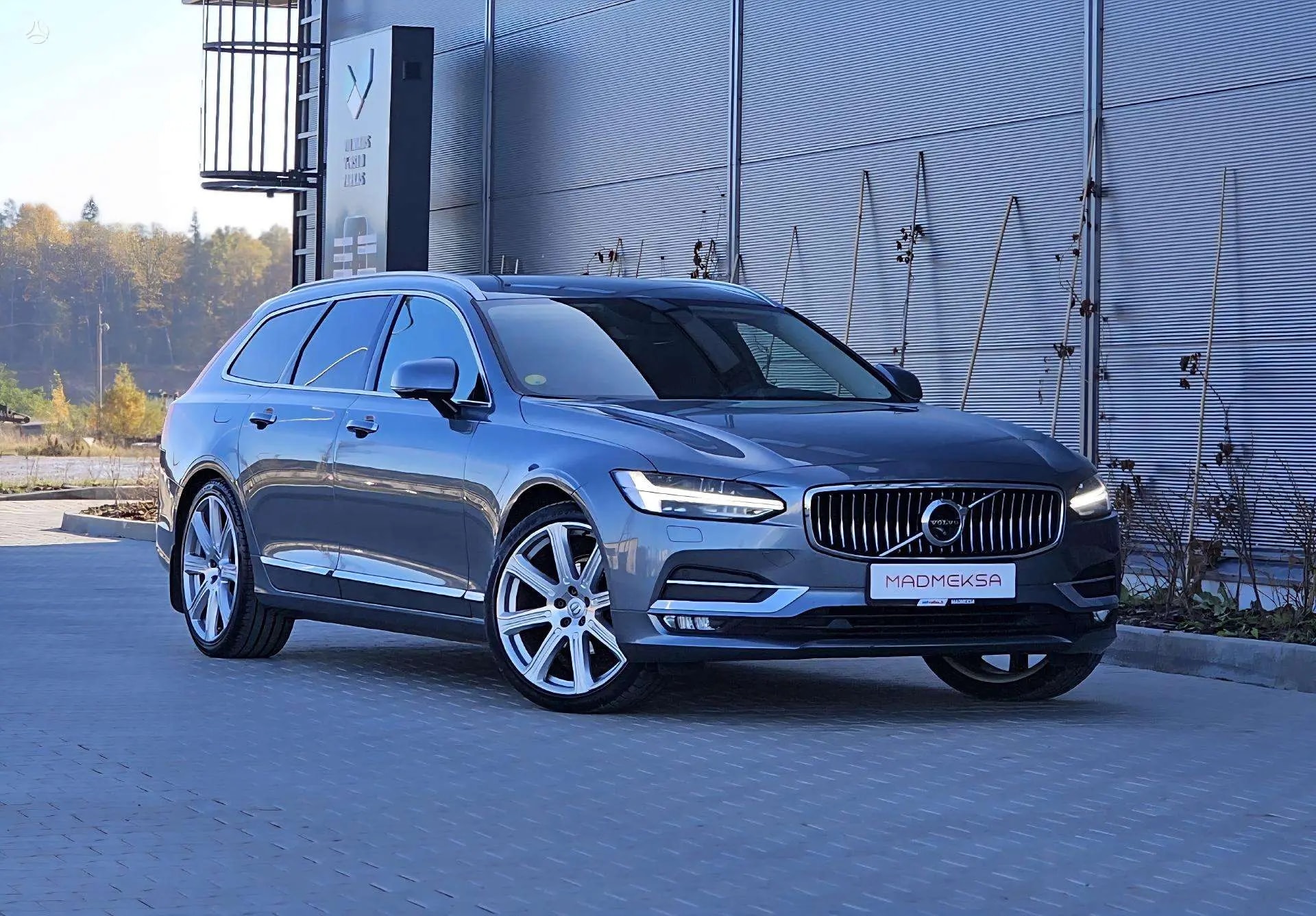 Volvo V90